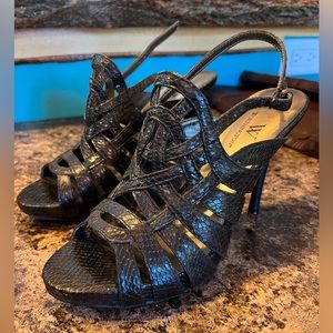 Worthington. Size 8. Black.